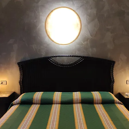 ゲストハウス Feel Airport 4*