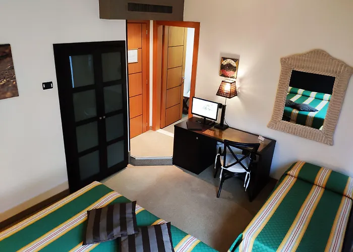 Casa de hóspedes Feel Airport 4*