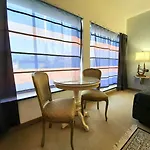 بيت ضيافة Feel Airport 4*