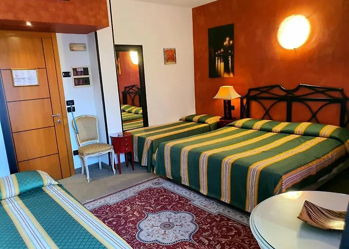 Konukevi Feel Airport 4*